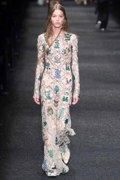 Look 38
